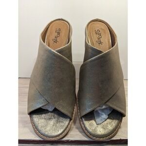 EuroSoft by Sofft Cidney Metallic Gold Crisscross Block Heel Slide Sandals 8.5M